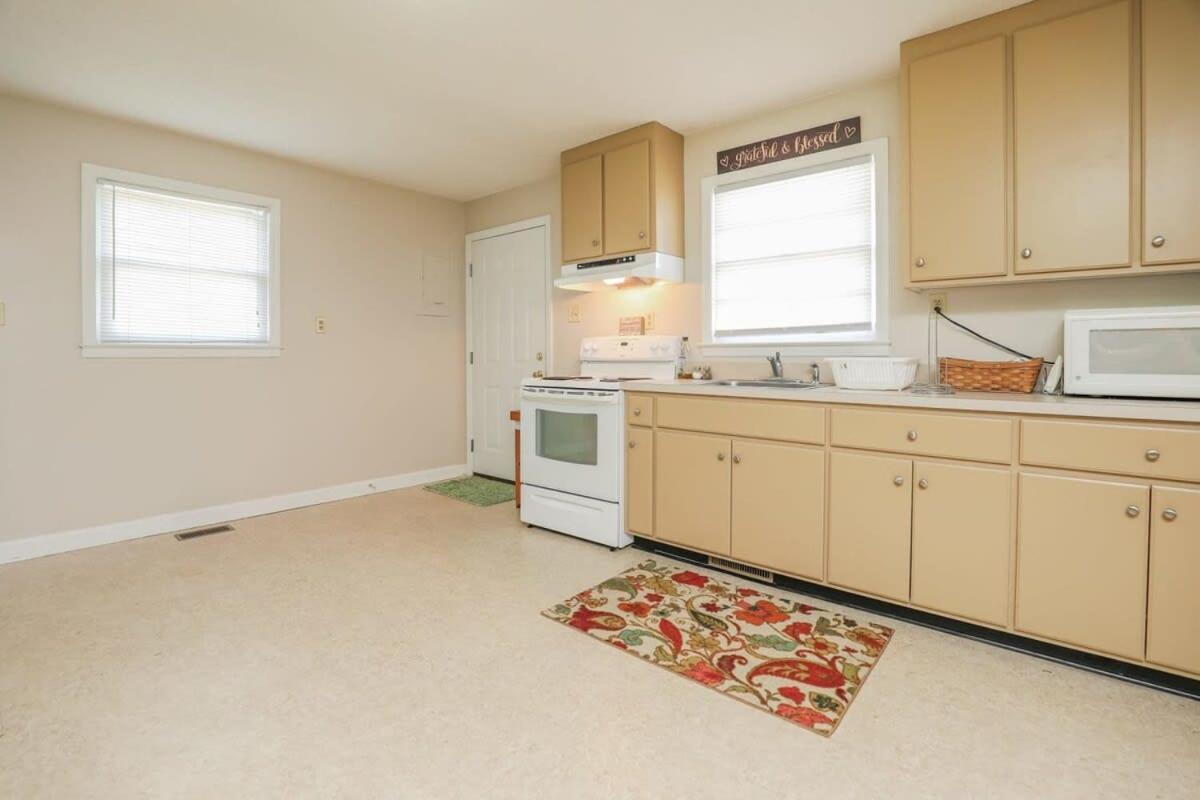 2Br Pet Friendly Home In Sneads Ferry With Parking Eksteriør billede