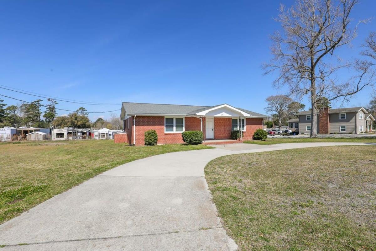 2Br Pet Friendly Home In Sneads Ferry With Parking Eksteriør billede